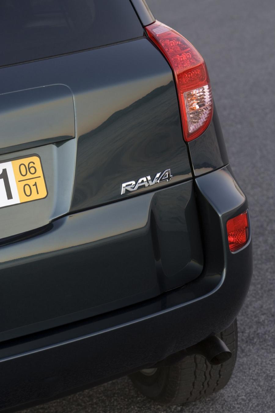  Toyota RAV4 2005 года  (фото 83 из 172)